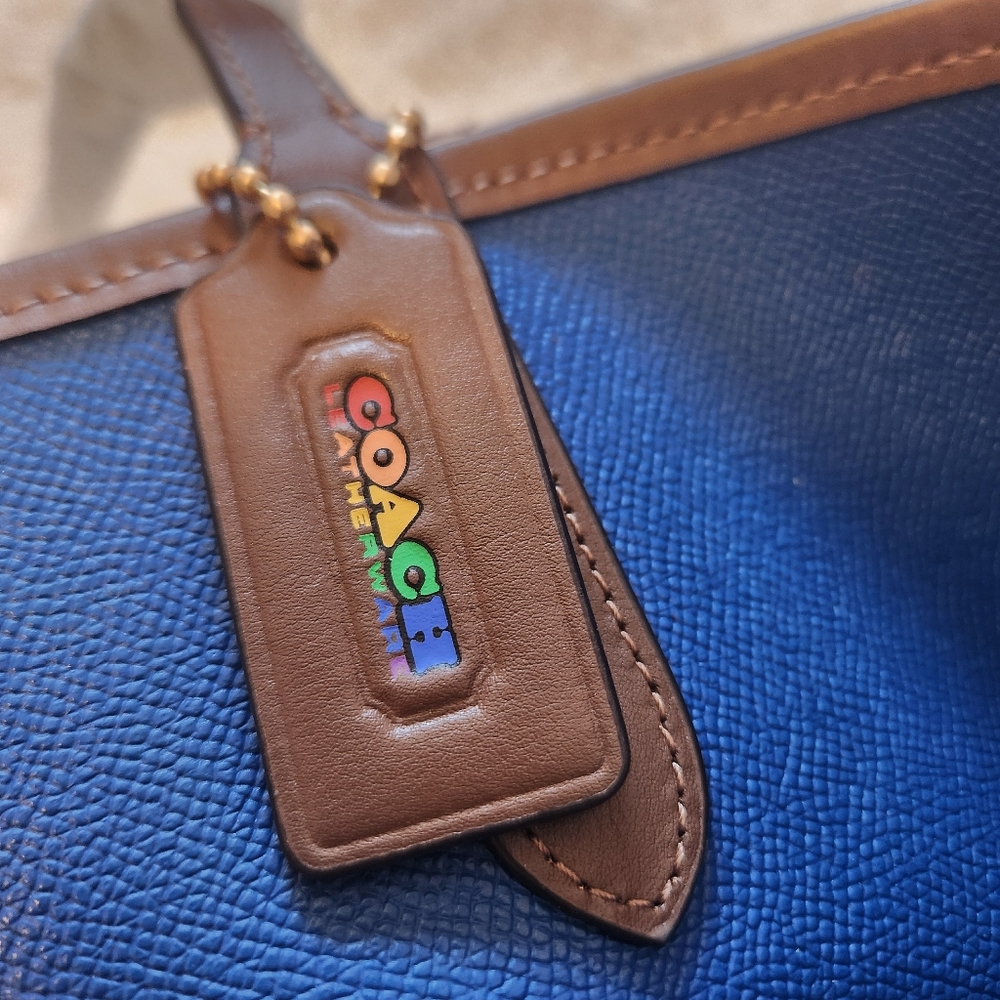 Coach Reversible City Tote in Rainbow Signature Canvas Pride Collection 2463 - Picture 9 of 12